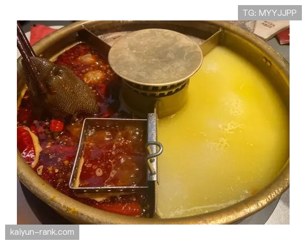 赵睿训练完直接打车去吃人均三千的火锅,还点两份毛肚 赵睿训练完直接打车去吃人均三千的火锅,还点两份毛肚